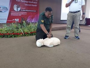Jangan Panik! Begini Caranya Menangani Orang Tak Sadarkan Diri Jangan Panik! Begini Caranya Menangani Orang Tak Sadarkan Diri