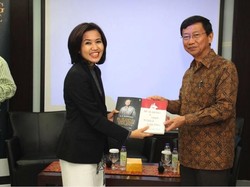 Chairman Jababeka Berbagi Ilmu dan Inspirasi di Acara Diskusi Buku