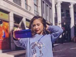 Bintang-bintang di Tata Surya Jadi Inspirasi Warna Vivo V11 Pro Bintang-bintang di Tata Surya Jadi Inspirasi Warna Vivo V11 Pro