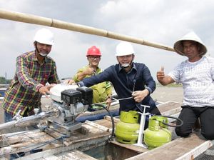 Bantu Nelayan Takalar, Pemerintah Bagikan 953 Konverter Kit