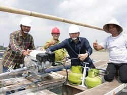 Bantu Nelayan Takalar, Pemerintah Bagikan 953 Konverter Kit