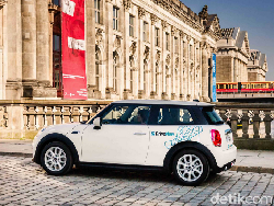 Saat BMW dan Mercy Bersatu demi Mobilitas Masa Depan