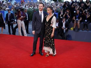 Ssst...8 Seleb Hollywood Ini Ternyata Sudah Nikah Diam-diam