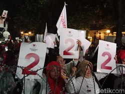 Relawan Prabowo-Sandiaga Memanas karena Tak Bisa Masuk KPU