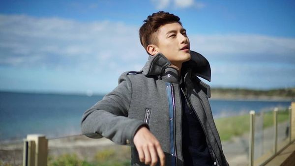 Liburannya Aktor Ganteng Singapura, Shane Pow