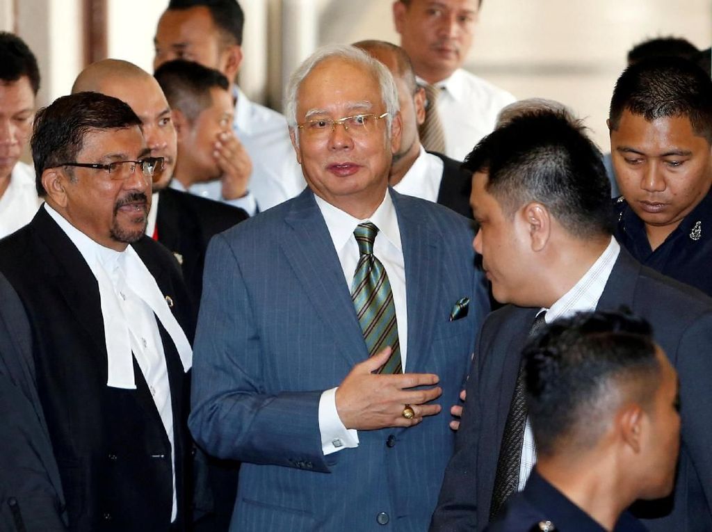 Najib Kembali Diperiksa Komisi Antikorupsi soal Proyek Tenaga Surya Najib Kembali Diperiksa Komisi Antikorupsi soal Proyek Tenaga Surya