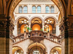 12 Kafe Tertua di Dunia Ini Punya Bangunan dan Interior Menakjubkan (1)