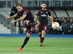 Gol satu-satunya Milan dicetak oleh Gonzalo Higuain di menit 69. REUTERS/Eric Vidal.