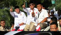 Ambil Nomor Urut, Prabowo Setia Naik Lexus di 2014 dan 2019
