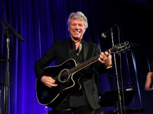 Usai Operasi Pita Suara, Jon Bon Jovi Siap Guncang Dunia Lewat Tur Forever Usai Operasi Pita Suara, Jon Bon Jovi Siap Guncang Dunia Lewat Tur Forever