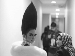 Duh! Jambul Khatulistiwa Syahrini Disebut Seperti Rambut Kuas