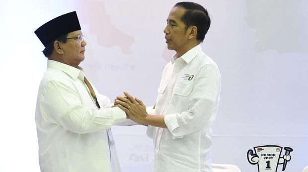 Jokowi Jelang 'Laga Final' Pilpres, Bertahan Lalu Menyerang