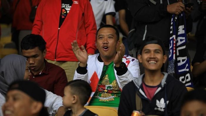 Menpora Imam Nahrawi saat mendukung timnas Indonesia di Piala Asia U-16 2018. (Foto: Istimewa) Menpora Imam Nahrawi saat mendukung timnas Indonesia di Piala Asia U-16 2018. (Foto: Istimewa)