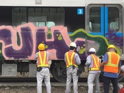 MRT Jakarta Dicoret-coret, LRT Palembang Waspada