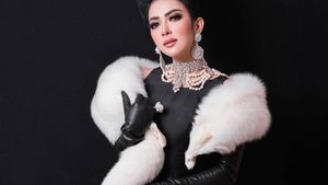 Detail Kostum Megah Syahrini di Konser 10 Tahun Jambul Khatulistiwa