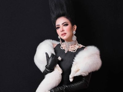 Detail Kostum Megah Syahrini di Konser 10 Tahun Jambul Khatulistiwa
