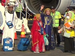 Viral Emak-emak dari Sulsel Berdandan Cetar Saat Pulang Haji