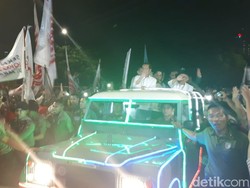 Wiro Sableng dan Iron Man Antar Jokowi-Maruf ke KPU