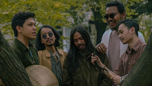 Feast merilis mini album terbaru bertajuk Beberapa Orang Memaafkan. Mini album itu mereka rilis secara digital melalui sejumlah layanan musik streaming.
