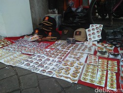 Di Posko Prabowo-Sandiaga, Dijual Atribut 2019 Ganti Presiden