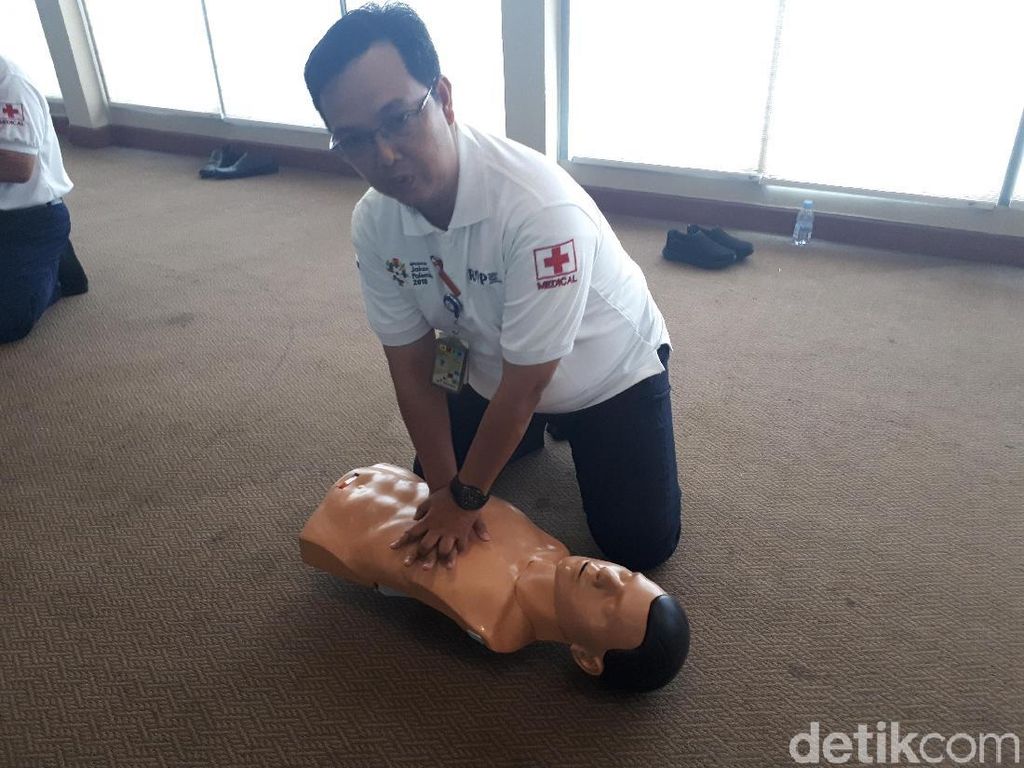 4 Menit Tak Mendapat Pertolongan, Pingsan Mendadak Bisa Fatal! 4 Menit Tak Mendapat Pertolongan, Pingsan Mendadak Bisa Fatal!