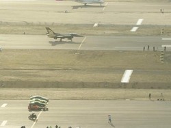 Saat Jet Tempur, Tesla dan Mobil Fomula 1 Beradu Cepat