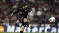 Master free kick, Juninho Pernambucano, membuat 18 gol dari 58 penampilan bersama satu klub yakni Lyon. (Denis Doyle/Getty Images)