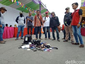 Wartawan Boikot Festival Egrang yang Dihadiri Menteri Yohana Wartawan Boikot Festival Egrang yang Dihadiri Menteri Yohana