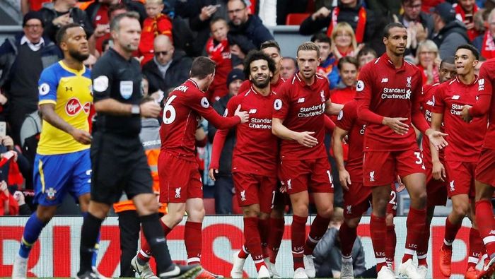 Liverpool kalahkan Southampton 3-0 dan puncaki klasemen Premier League (Phil Noble/Reuters) Liverpool kalahkan Southampton 3-0 dan puncaki klasemen Premier League (Phil Noble/Reuters)