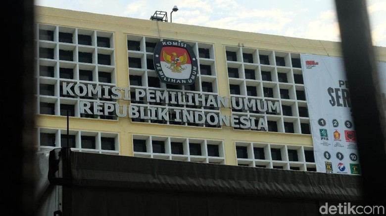 KPU: Rekapitulasi Suara Nasional Belum Bisa Dimulai Hari Ini KPU: Rekapitulasi Suara Nasional Belum Bisa Dimulai Hari Ini