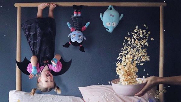Keren Banget, Saat Perabot Rumah Disulap Jadi Background Foto