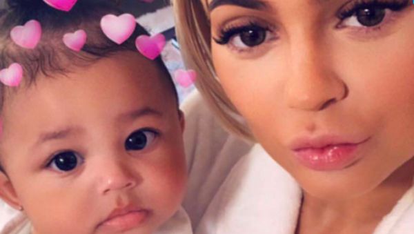 Foto-foto Menggemaskan Putri Kylie Jenner, Stormi Webster