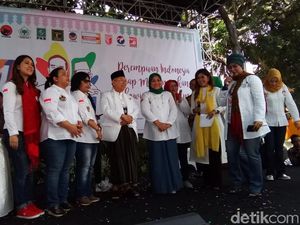 Saat Maruf Amin Diserbu Perempuan Pendukungnya