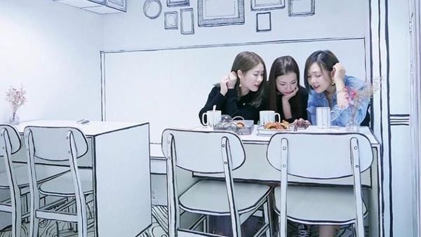 Unik! Makan di Kafe Ini Bikin Kamu Serasa Masuk ke Dunia Komik