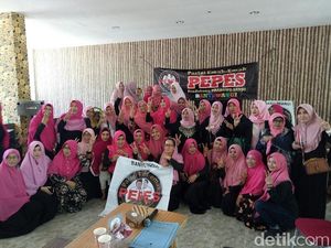 Video: Emak-emak Banyuwangi Bikin PEPES Dukung Prabowo-Sandi