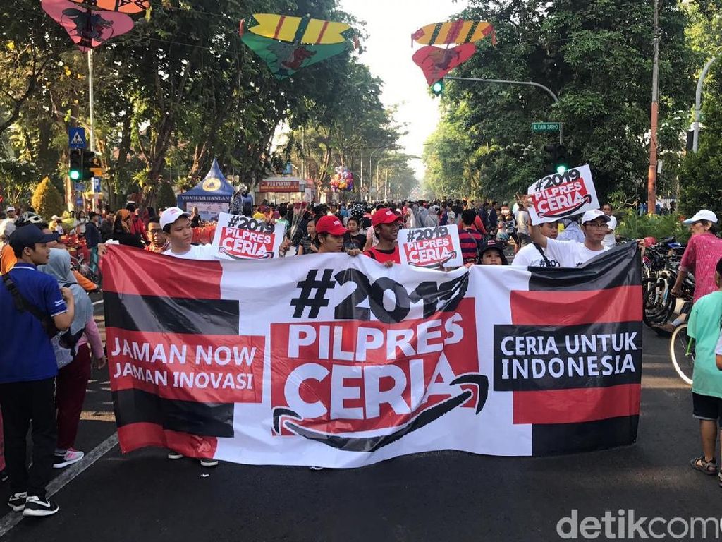 Kampanye 2019PilpresCeria di Surabaya, Bunga dan Stiker Dibagikan