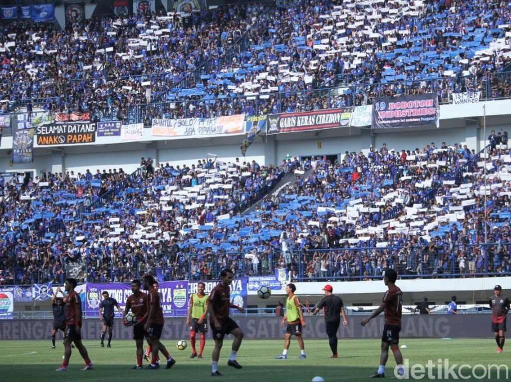 Laga Persib vs Persiwa Diminta Tak Digelar di Stadion GBLA Laga Persib vs Persiwa Diminta Tak Digelar di Stadion GBLA