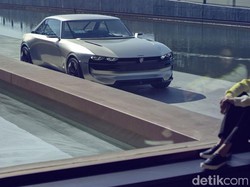 Mobil Listrik Bergaya Klasik