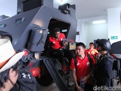 Skuat Persija Diantar Barracuda ke Stadion GBLA