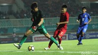 Indonesia membalas di menit ke-34. Witan Sulaeman menyamakan skor menjadi 1-1 yang bertahan hingga istirahat.