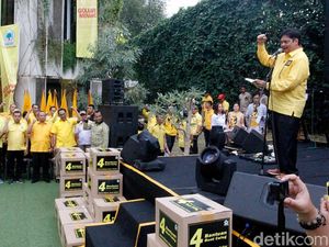 Awali Masa Kampanye, Airlangga Lepas Caleg Se-Indonesia