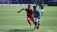 Persija mampu menyamakan skor menjadi 1-1 jelang turun minum.