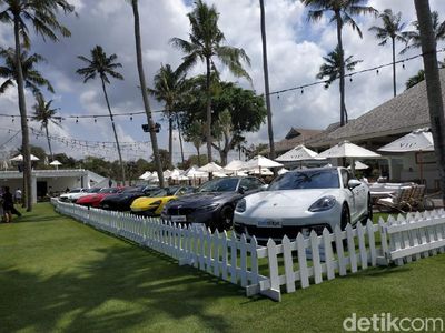 Puluhan Mobil Senilai Rp 200 Miliar Ngumpul di Bali