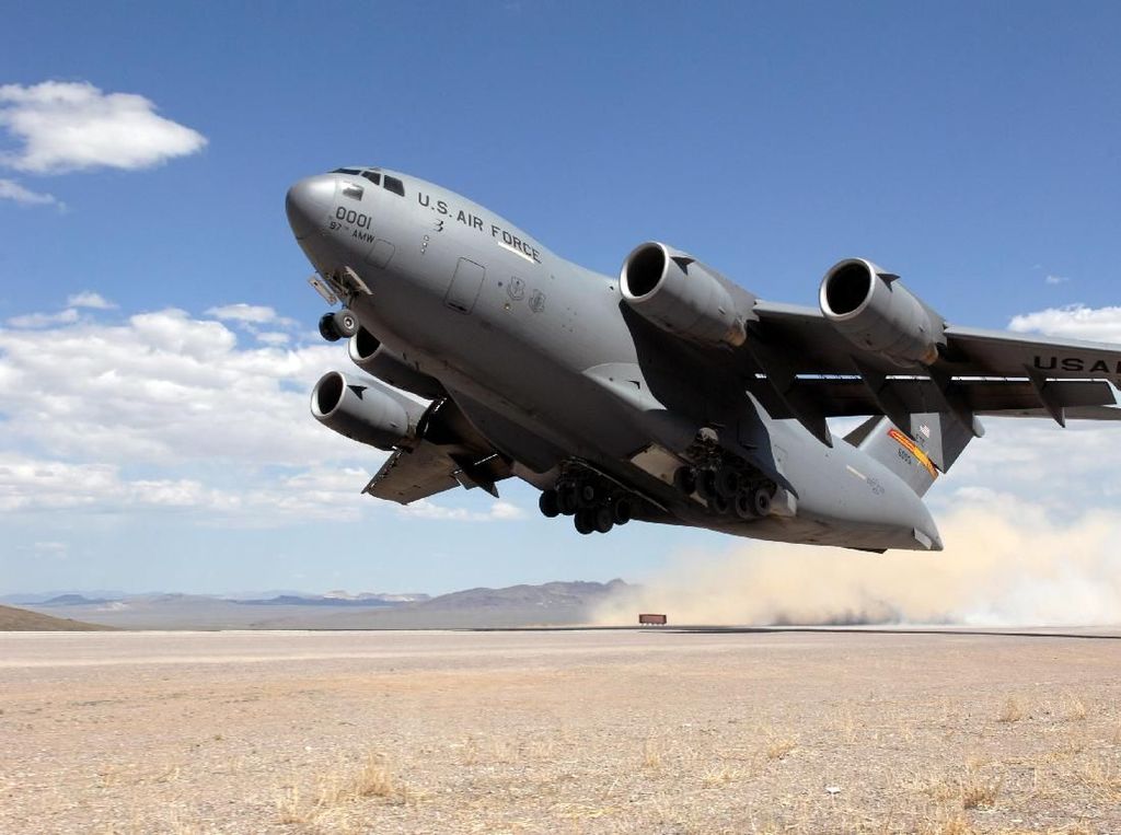 RI Tolak Permintaan AS Daratkan Pesawat Militer