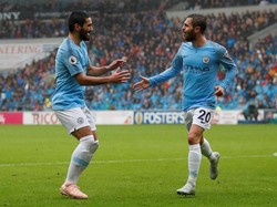 Tak berhenti sampai sana, City benar-benar bermain di daerah Cardiff yang dipaksa bertahan pada laga ini. Pada menit ke-44 Guendogan mampu mencetak gol ketiga City. Setelah kerja sama apik satu dua dengan Sterling, Guendogan menyepak bola ke pojok atas gawang Neil Etheridge. REUTERS/Andrews Boyers.