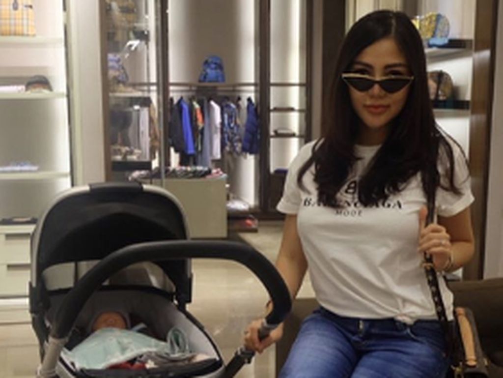 Bella Shofie Kini Anggap Dunia Entertainment Penuh Kepalsuan Bella Shofie Kini Anggap Dunia Entertainment Penuh Kepalsuan