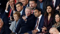 Hasil imbang ini juga jadi hadiah kurang menyenangkan untuk Sir Alex Ferguson yang datang ke Old Trafford untuk pertama kalinya pascaoperasi. Foto: Carl Recine/Action Images via Reuters
