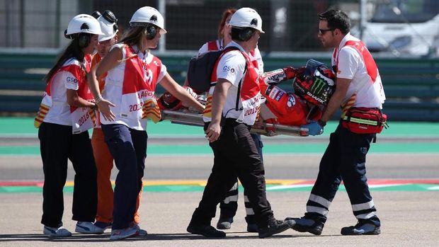 Jorge Lorenzo sudah harus mengakhiri balapan di tikungan pertama lap pertama MotoGP Aragon.