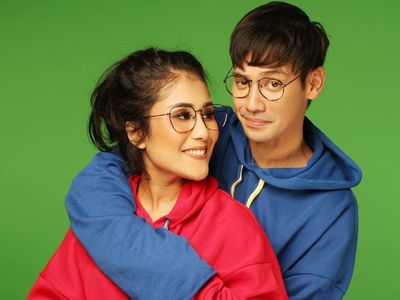 Intip 8 Potret Bahagia Pasangan Tarra Budiman dan Gya Sadiqah