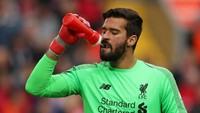 Setelah tak mencatat clean sheet dalam tiga laga terakhirnya di seluruh kompetisi, Alisson Becker kembali menjaga kesucian gawangnya di laga kontra Southampton ini. (Lee Smith/REUTERS)